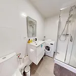 Апартаменти L'edenhome 1 Parking *