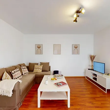 Апартаменти L'edenhome 1 Parking